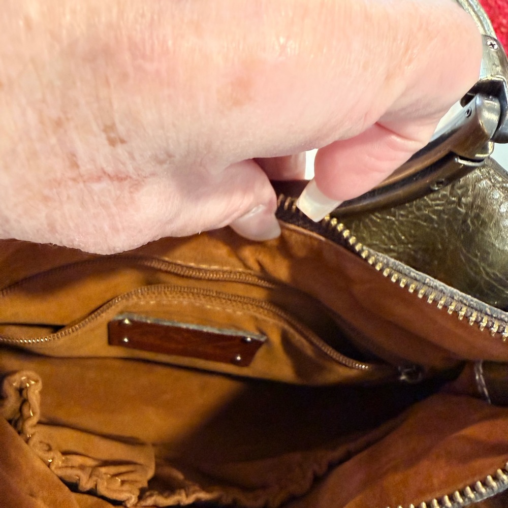 Patricia Nash Metallic leather handbag with detachable crossbody strap - Picture 5 of 8